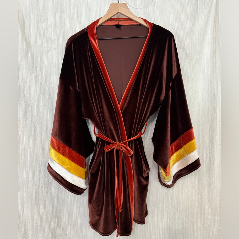 Solstice Intimates 70s Stripe Short Robe